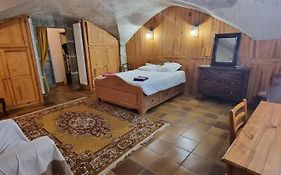 Maison Au Loup - Superbe Ancien Hotel Particulier Du Xvie Siecle Au Coeur De La Vieille Ville Du Puy